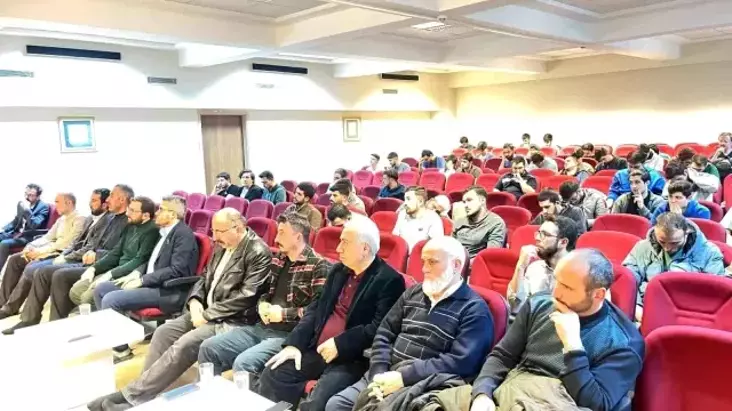 Erzurum’da ‘En Uzun Gecede Tefekkür’ Programı Düzenlendi