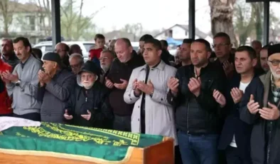 Düzce’de Kalp Krizi Nedeniyle Öğretmen Munise Altun Yılmaz Hayatını Kaybetti