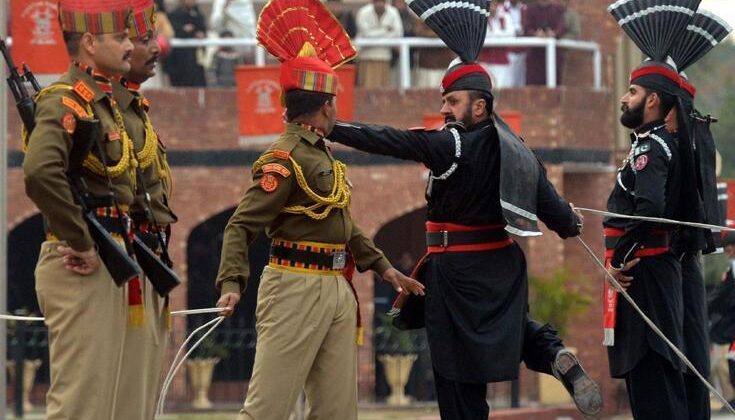 Pakistan’dan Hindistan’a ‘şiddetle karşılık veririz’ uyarısı